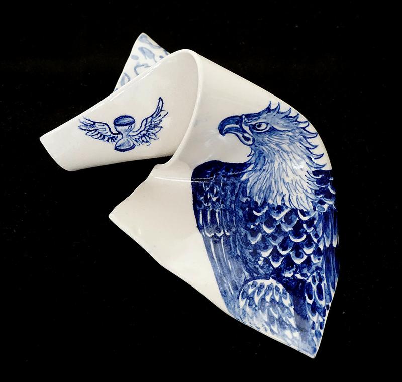 Paño
Porcelain
Porcelain with Cobalt Underglaze
2013
7 x 11 x 4 inches